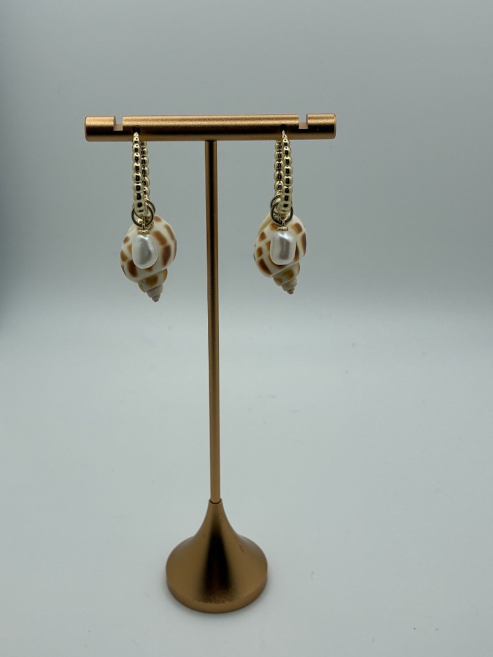 Kendra Scott Oleana shell earrings